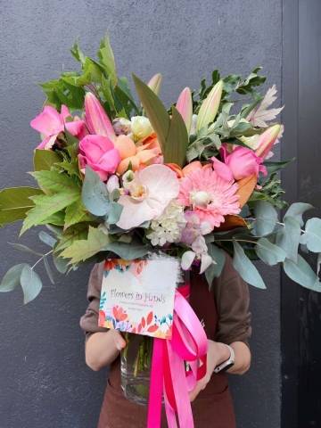 Flowers in Hands Florists Supplies St Kilda Directory listings — The Free Florists Supplies St Kilda Business Directory listings  Flower Shop